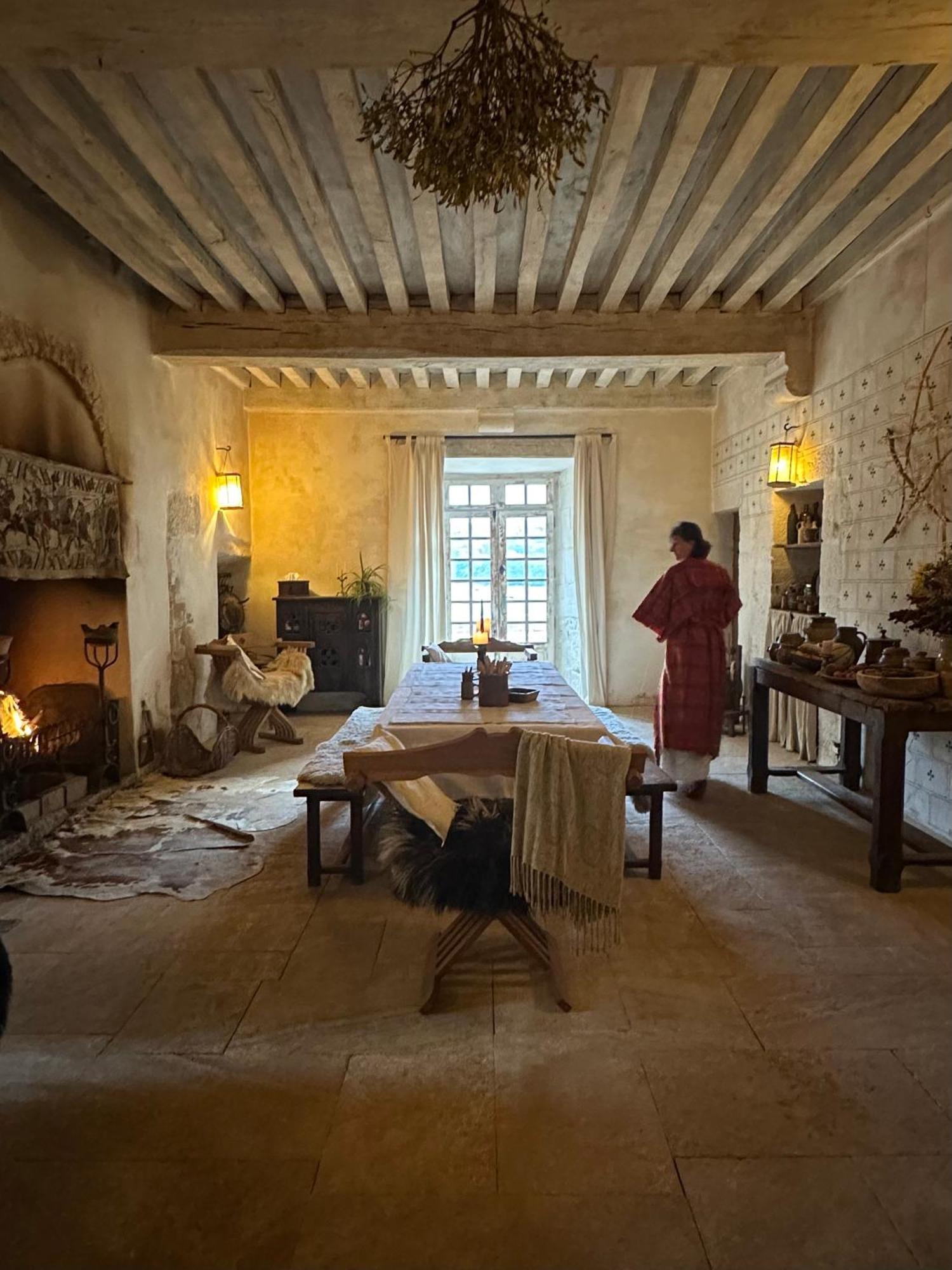 Chateau De Champrenault, Voyagez Dans Le Temps Exteriör bild
