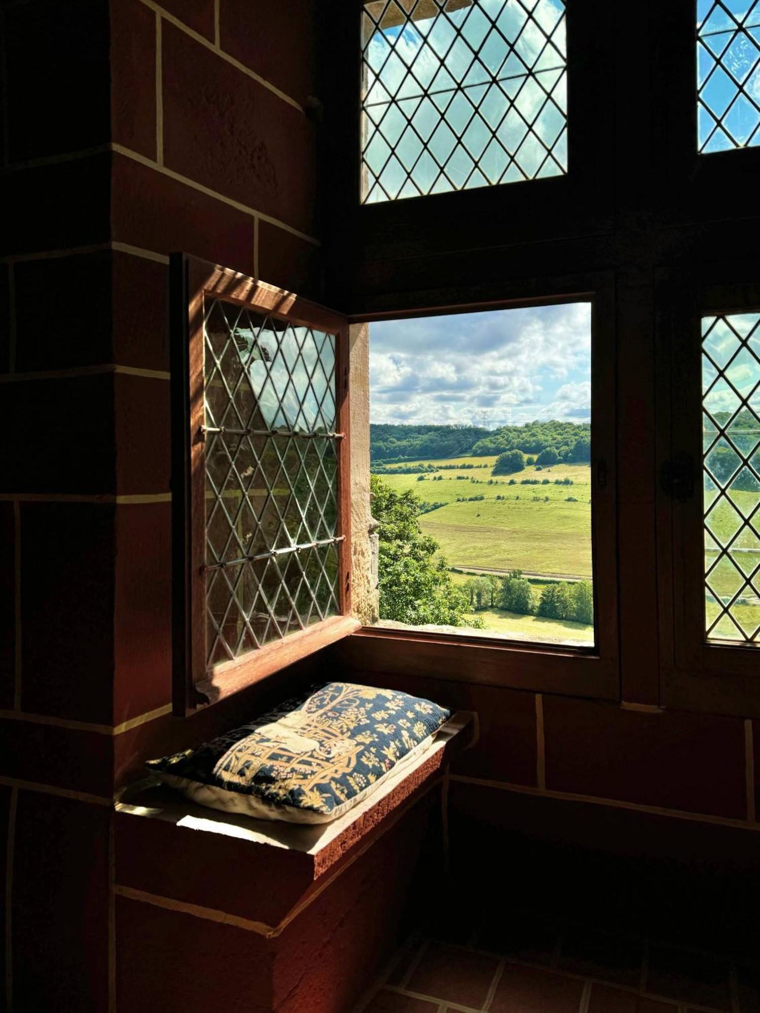 Chateau De Champrenault, Voyagez Dans Le Temps Exteriör bild
